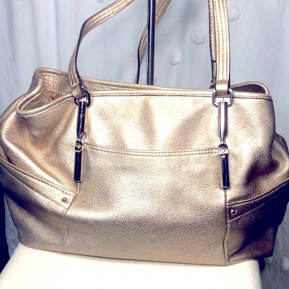B MAKOWSKY metallic shoulder handbag. Leather. Silver hardware. - Picture 1 of 16